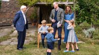David Attenborough sekä prinssi William ja herttuatar Cathrine lapsineen. 
