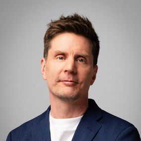 Politiikan toimittaja Antti Pilke, Politiikkaradion juontaja.
