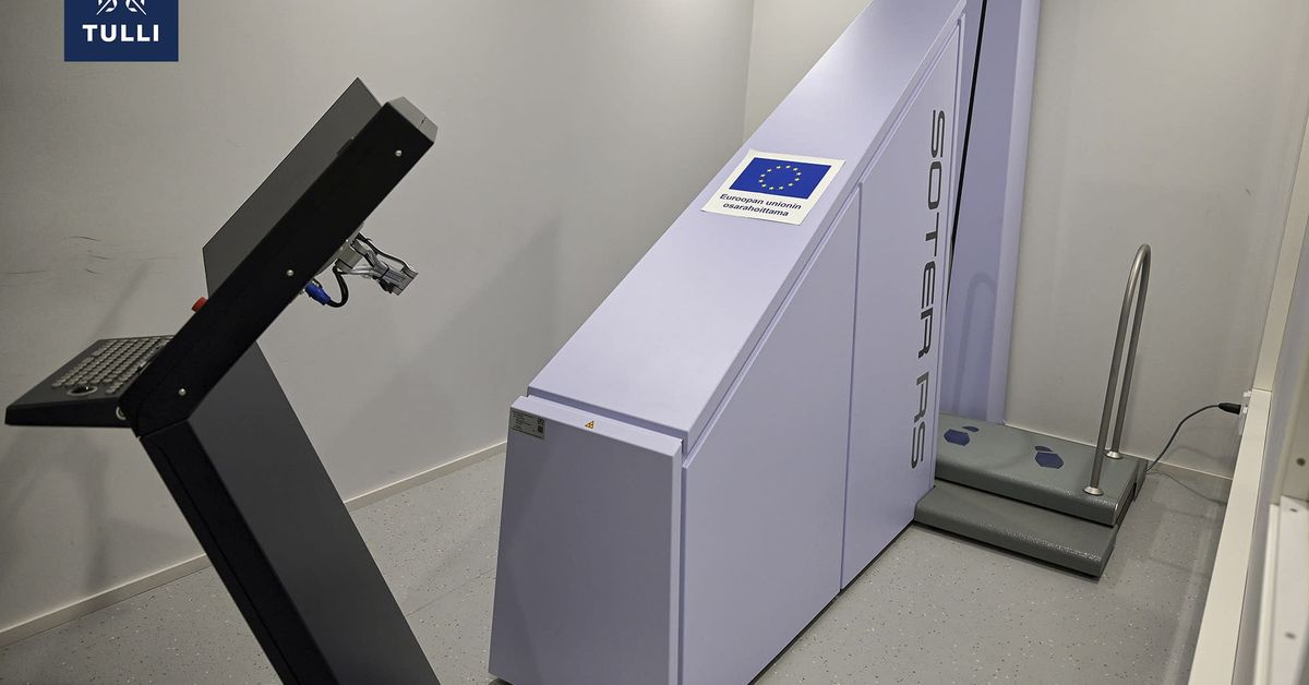 detect drugs cigarettes in airport scanner What do TSA bag scanners actually see? Weirdest Items TSA Agents Are