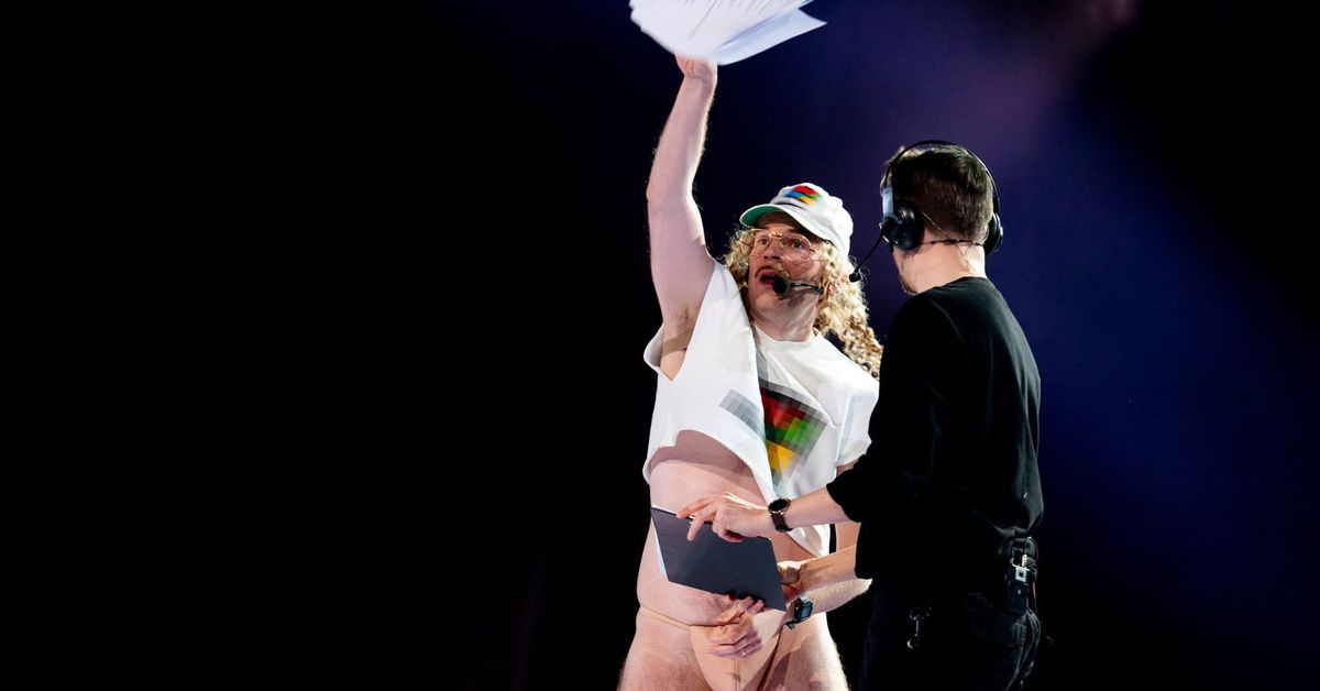 EBU okays Windows95man's nude underwear