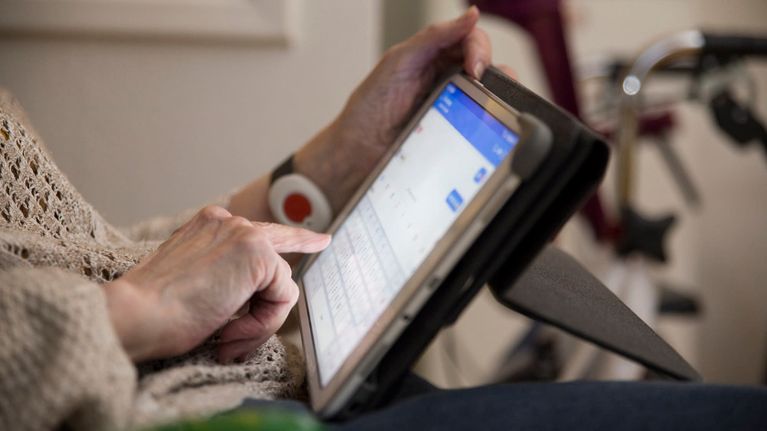Tabletilla kirjoitetaan