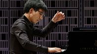 Amerikkalaispianisti Evan Wong Maj Lind -pianokilpailun alkuerässä.