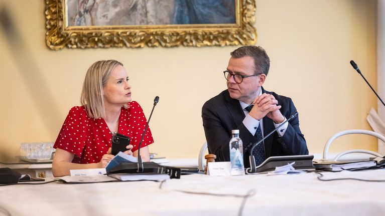 Regeringen är oense om Finlands klimatmål – kommunikationsminister Lulu ...