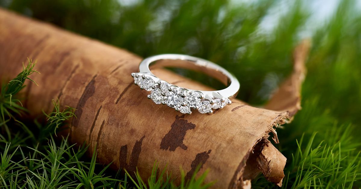 Guldsmed från Fiskars designade årets vackraste ring | Västnyland ...