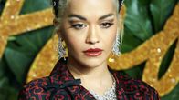 Kuvassa on brittiartisti Rita Ora.