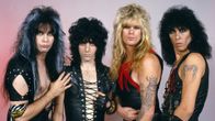 Hårdrocksbandet W.A.S.P. poserar.