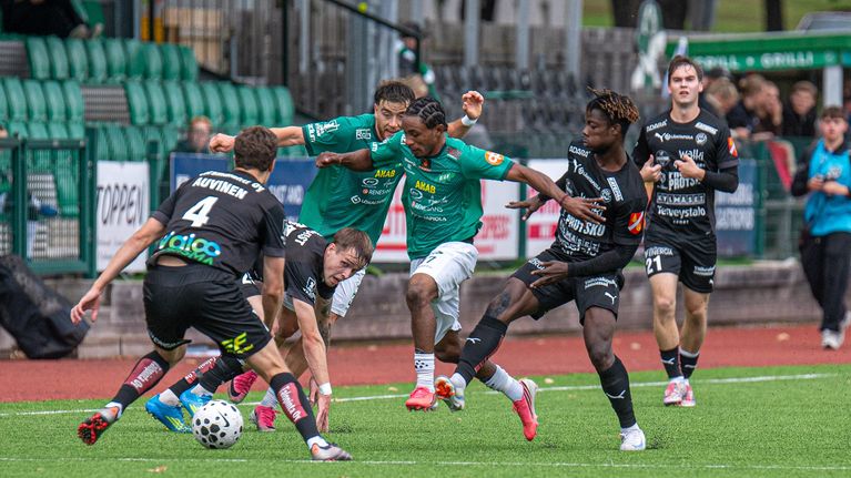 EIF möter Haka i bild.