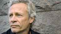 Runoilija Ilpo Tiihonen