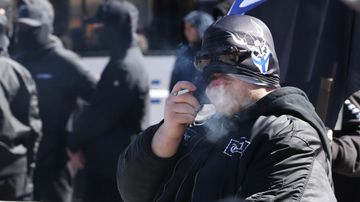 Sinimustan liikkeen Valkoinen vappu -tapahtuma Tampereella keräsi 200 osallistujaa – vastamielenosoittaja joutui väkivallan kohteeksi — image 3