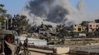 Savua nousee israelilaisten hyökkäyksen jälkeen Jabalian leirissä Gazan pohjoispuolella 20. elokuuta 2025.