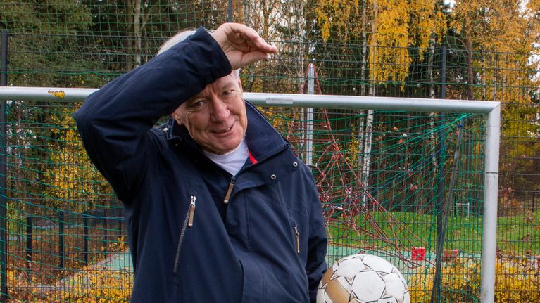 Reijo Aarnio harrastaa jalkapallon pelaamista.