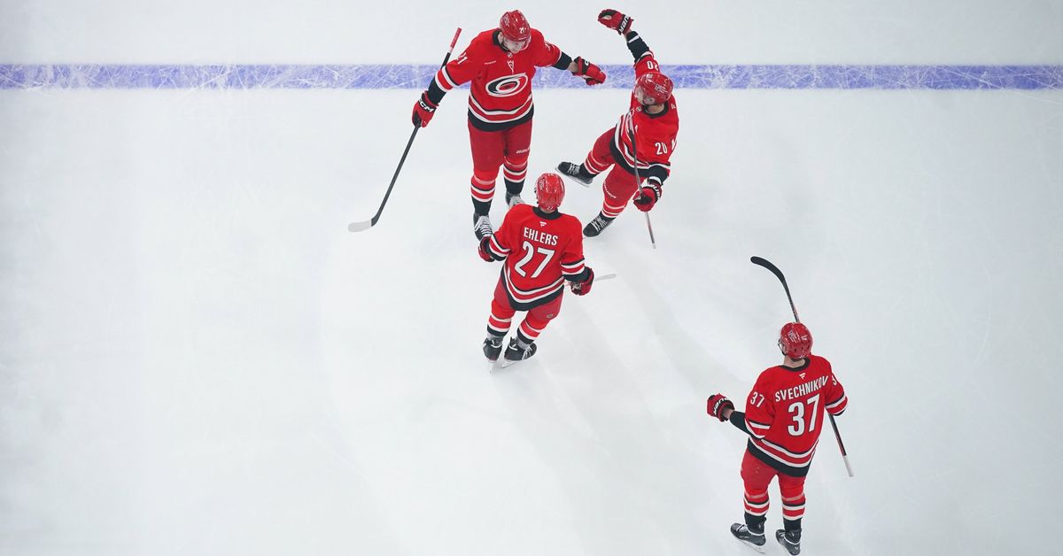 Carolina tog kommandot med andra raka segern över Montreal