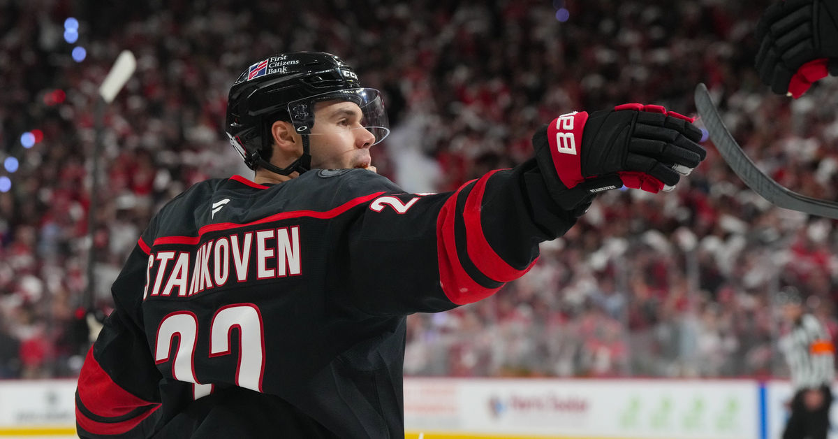 Sebastian Ahon 23-vuotias joukkuekaveri häkellyttävässä vireessä NHL:ssä – Carolina Hurricanes nollasi Flyersin