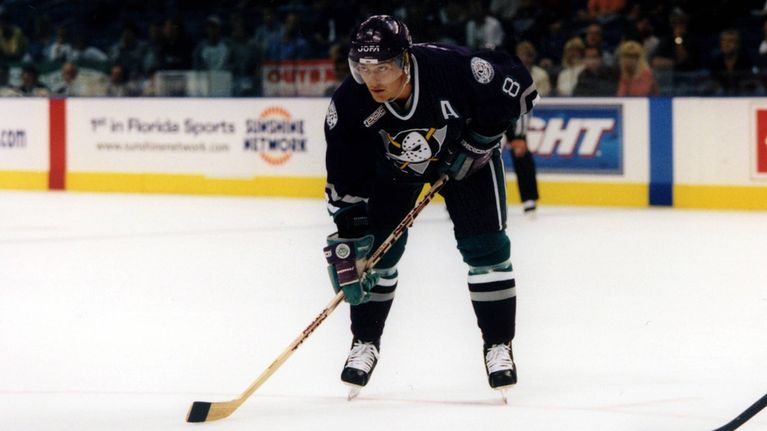 Teemu Selänne i Anaheims tröja på 90-talet.