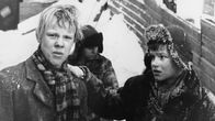 Vesa-Matti Loiri sai Jussi-palkinnon Jake-pojan roolistaan elokuvassa Pojat. Mikko Niskanen esikoisohjaus sijoittuu jatkosodan Ouluun.