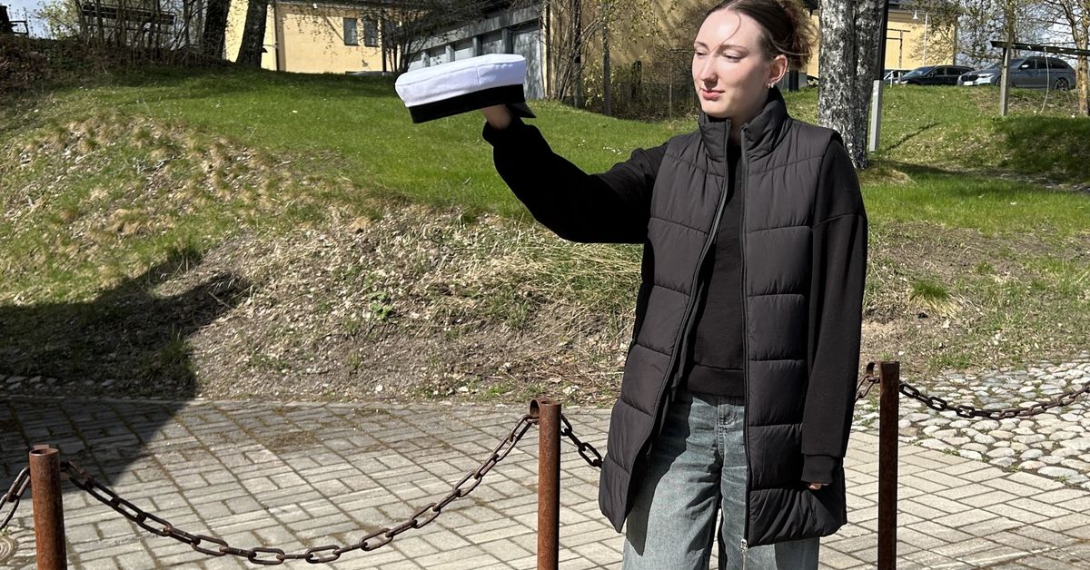 Kevään ylioppilas valitsi valkolakin ilman glitteriä: ”Oli yllätys, kuinka kalliita lakit ovat”