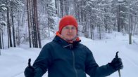 Liikuntaohjaaja Sami Kauppinen Ivalon Jänkkävaaran hiihtoladulla. Henkilökuva. 