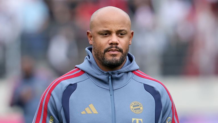 Vincent Kompany Bayernin päävalmentajana lähikuvassa.