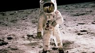 Buzz Aldrin Kuussa.
