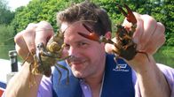 Keittiömestari Matt Tebbutt sarjassa Ruokaratsia