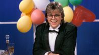 Mikko Alatalo 80-luvulla juontamassa Ylen Hittimittari-ohjelmaa.