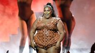 Lizzo lavalla.