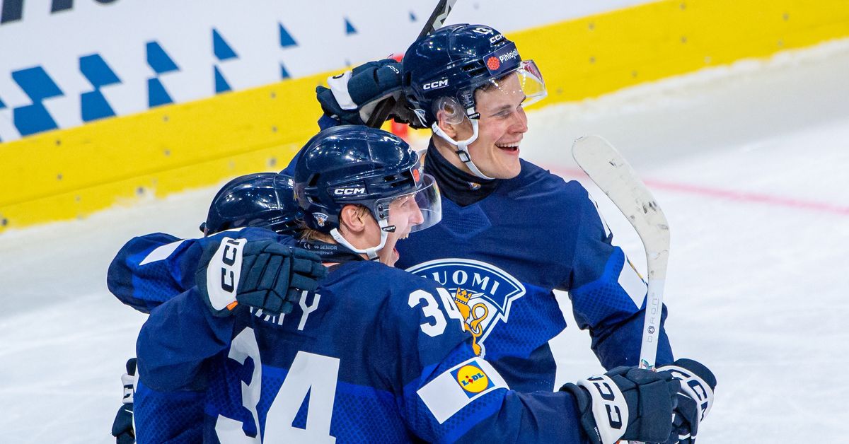 Aleksander Barkovin vichyvinkki toimi Leijonien kultasankarille – Sakari Manninen sai Suomen penkin repeämään nauruun