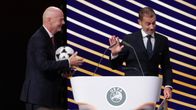 Gianni Infantino ja Aleksander Čeferin yhteiskuvassa.