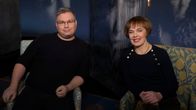 Kirjailija Tommi Kinnunen ja tutkija Marianne Junila Mediapoliksen studiossa Tampereella.