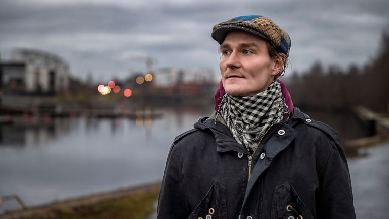 Oululainen, 35-vuotias Teemu Kalliojärvi kertoo, miten kehopositiivisuus on muuttanut hänen elämäänsä ja miten hän entisenä kilpaurheilijana on kehoonsa suhtautunut ja suhtautuu.