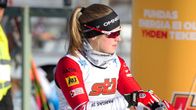 Anni Lindroos tävlar i längdskidåkning.