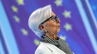Euroopan keskuspankin pääjohtaja Christine Lagarde  sivukuvassa. Takana EU:n lippu.