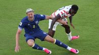Folarin Balogun sai punaisen kortin.