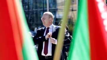 Jarkko Eloranta seisoo ulkona vapputapahtunassa.