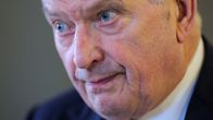 Tasavallan presidentti Sauli Niinistö puhuu medialle eduskunnan Valtiosalissa.