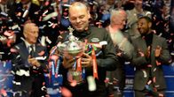Stuart Bingham saavutti unelmansa vuonna 2015, kun hän voitti snookerin maailmanmestaruuden.