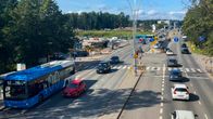 Trafik på Hoplaxvägen i Helsingfors.