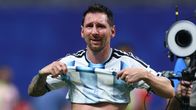 Lionel Messi kyynelehti Argentiinan dramaattisen MM-voiton jälkeen.