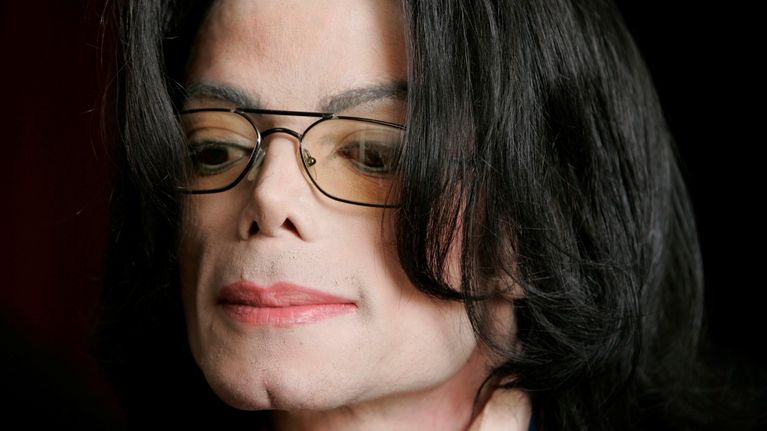 Michael Jacksonin kasvokuva.
