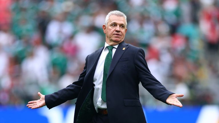 Javier Aguirre elää tunteella Meksikon päävalmentajana MM-kisoissa.