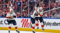 Brad Marchand ja Anton Lundell pelaavat toimivasti yhteen. Se toi Floridalle tärkeän voiton toisessa finaalissa.