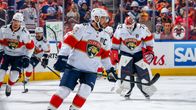 Aleksander Barkov syötti Sam Reinhartin osuman NHL:n viidennessä finaalissa Edmontonia vastaan.