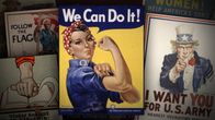 Kollaasi tunnetuista propagandajulisteista, keskimmäisenä hauista näyttävä nainen ja teksti We can do it!