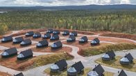Iglumökkejä ja metsää.