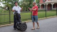 Syntymäkuuro maailmanmatkaaja Jarkko tutustuu Amerikan matkallaan viittomakielisiin oman alansa ammattilaisiin.
