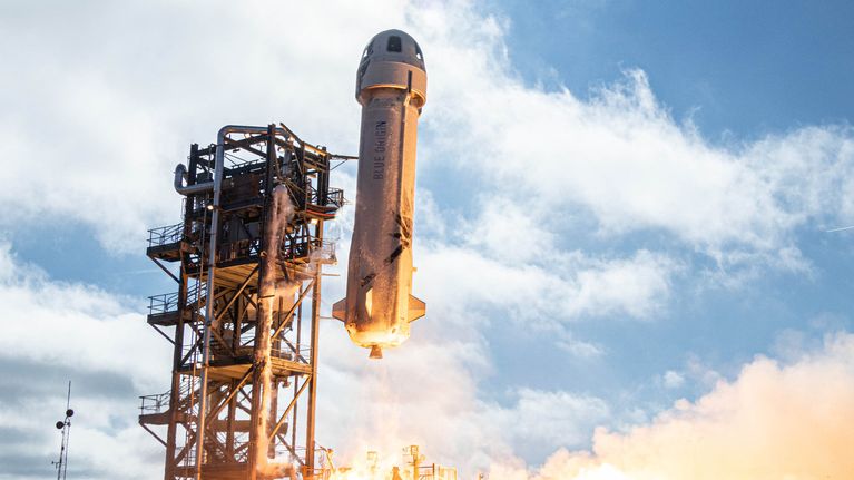 New Shepard nousemassa lennolleen.