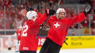 Roman Josi firar mål mot Sverige.