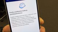 Kuva puhelimesta, jonka näytöllä on tiedote, jossa Nordean asiakkaille kerrotaan palveluiden mahdollisista katkoista.