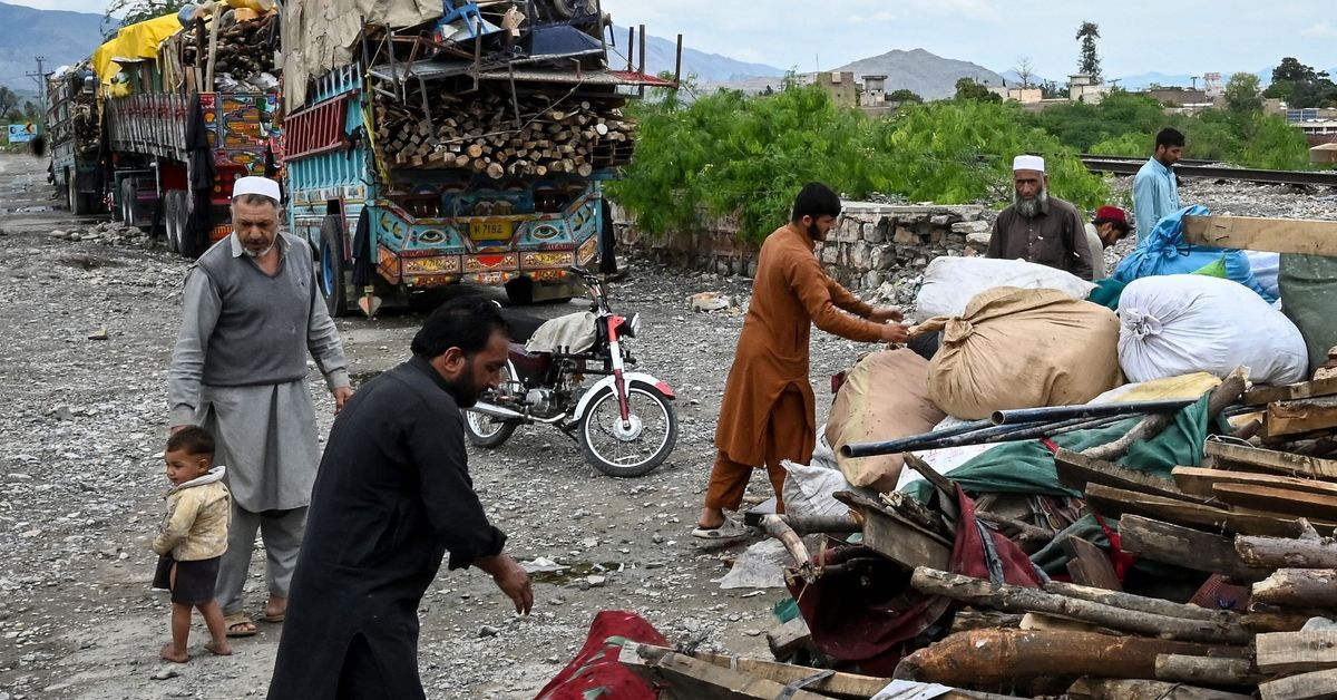 Pakistan ja Afganistan hierovat rauhaa – raja­selkkauksessa on kuollut ...
