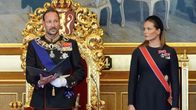 Norjan kuningas Haakon VIII vannoo virkavalansa.